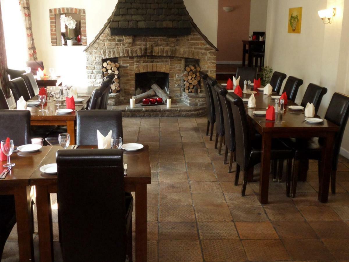 The Poachers Inn Piddletrenthide Bagian luar foto
